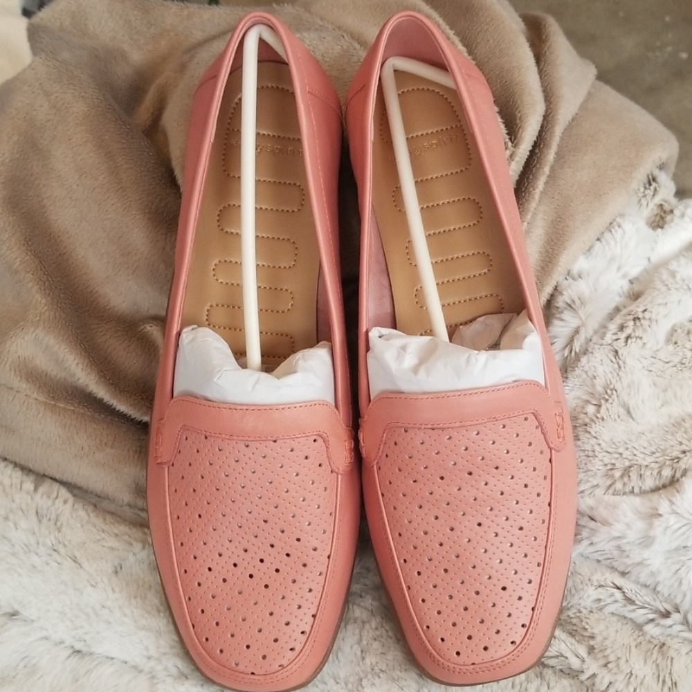 ⬇️ Easy Spirit • Pink Slip-on Loafers • sz 9